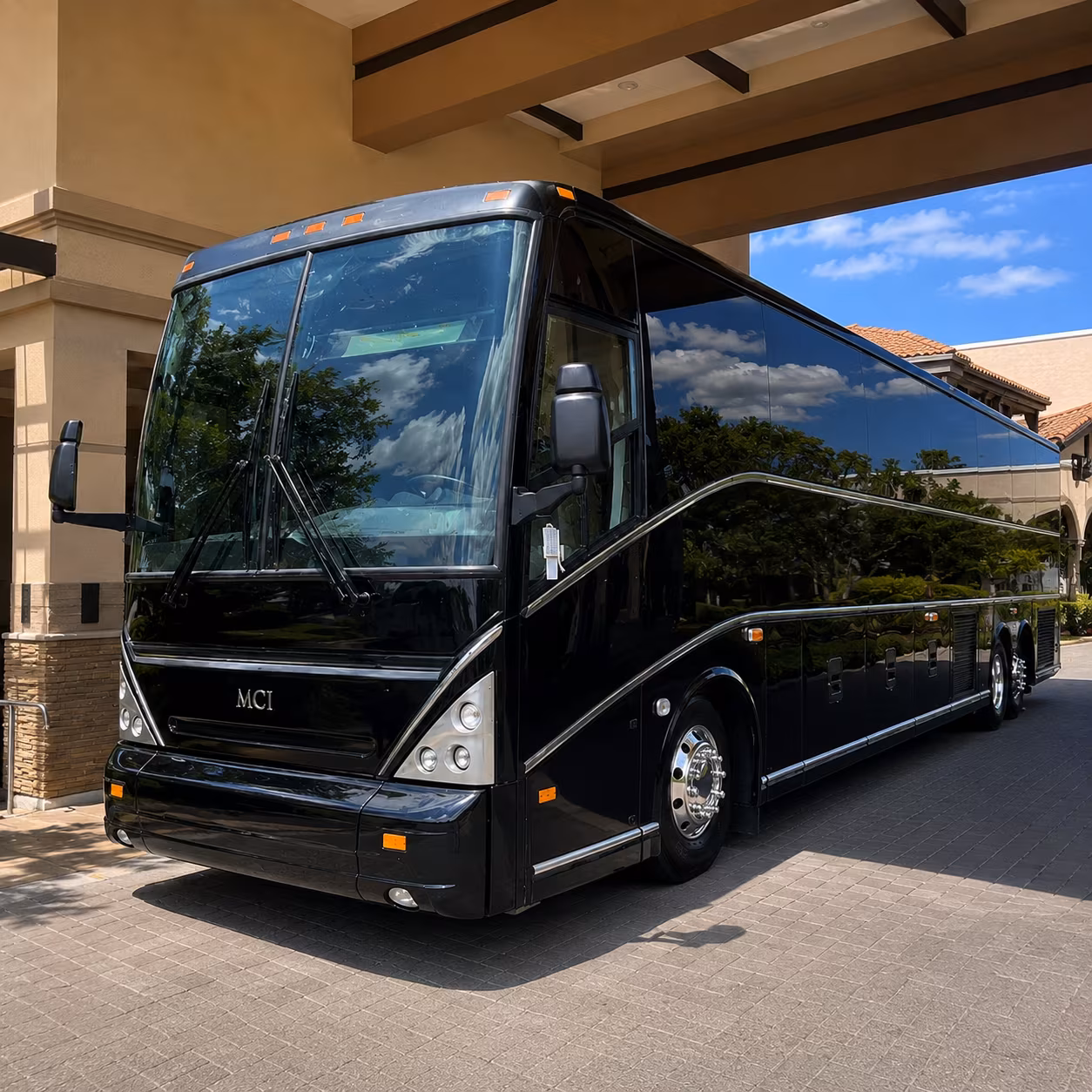 plantation bring your team and fan group to the game in one charter bus
