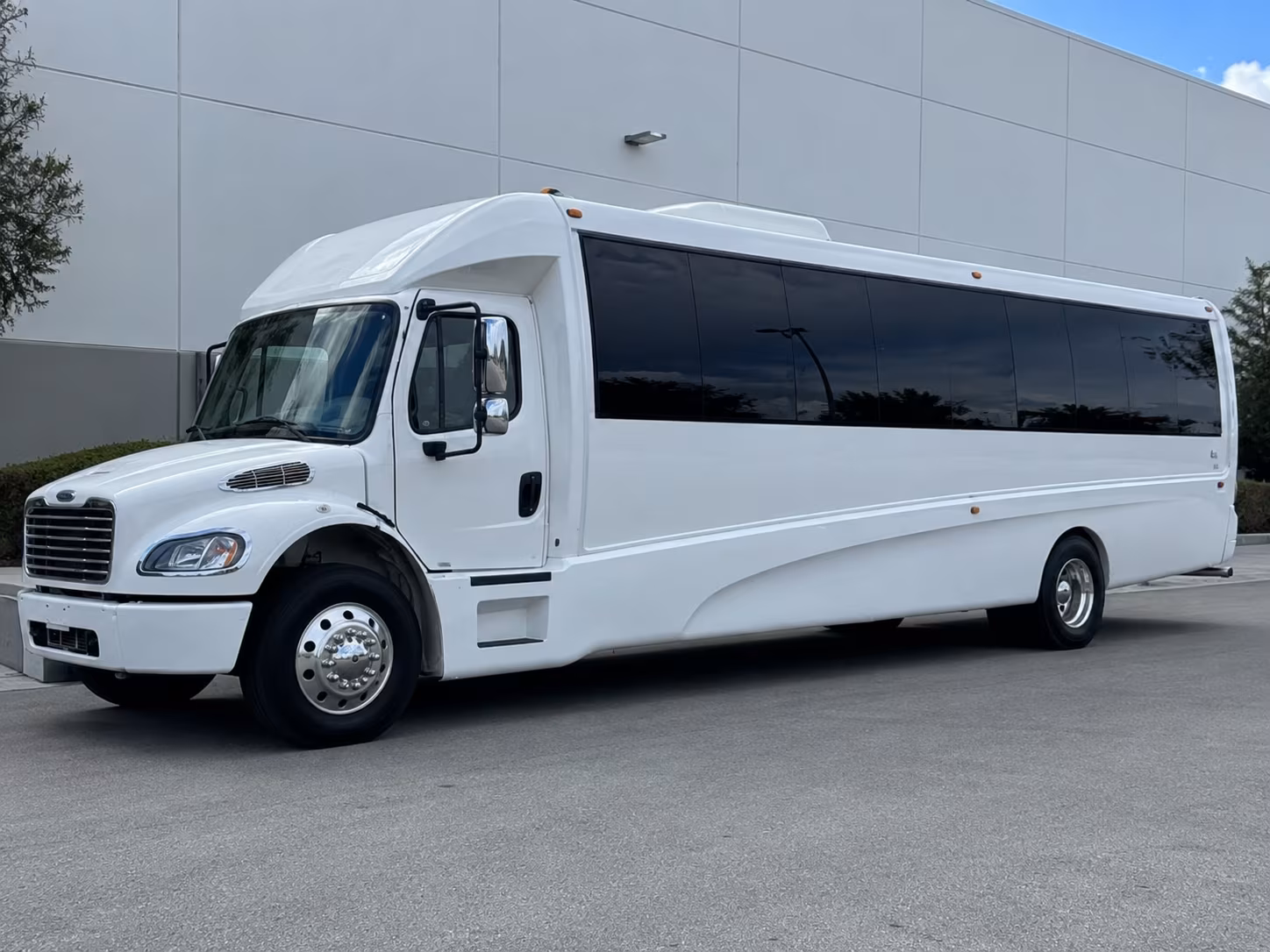plantation make prom night memorable with plantation prom bus rentals